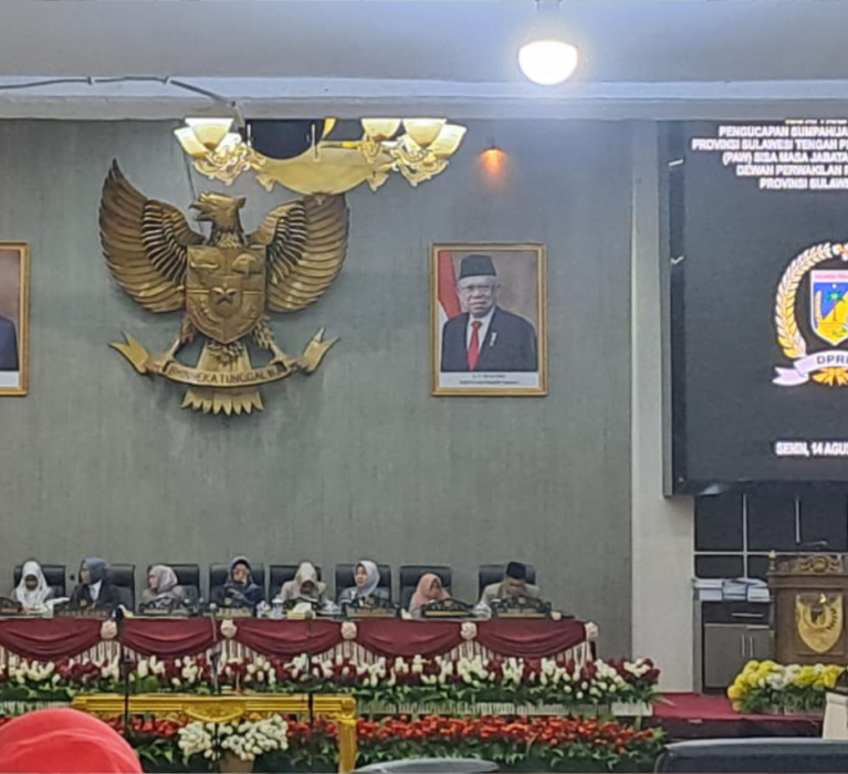 Kepala DPMPTSP Sulteng Hadiri Rapat Paripurna Pengucapan Sumpah Anggota DPRD Pengganti