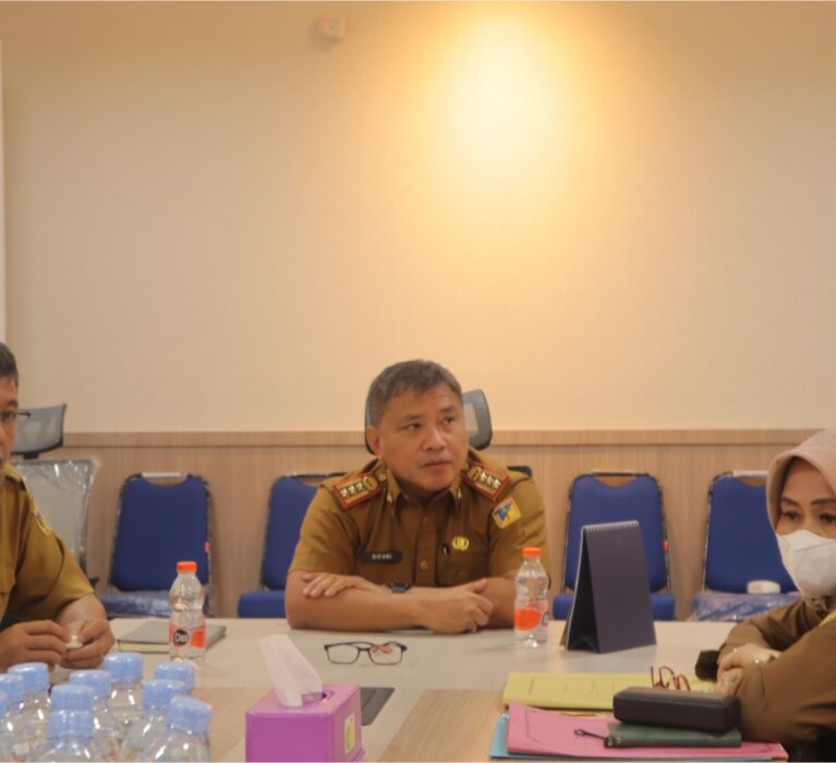 Kepala DPMPTSP Prov. Sulteng memimpin Rapat Evaluasi Kinerja Tahun 2023 dan Rencana Kerja Tahun 2024