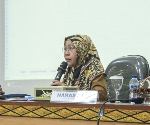 Sosialisasi dan FGD Sinkronisasi dan Pemutakhiran Data Realisasi Penanaman Modal : Upaya Sinergitas Peningkatan Investasi Sulawesi Tengah.