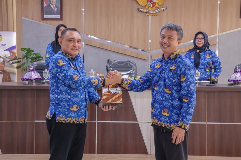 DPMPTSP Provinsi Sulawesi Tengah Gelar Ramah Tamah Pelepasan Plh. Kepala Dinas.